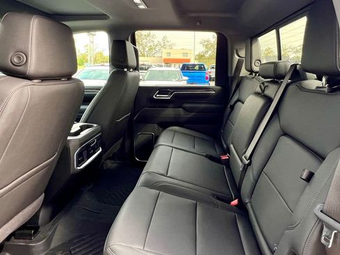 Used 2025 Chevrolet Silverado 2500 LTZ w/ LTZ Convenience Package image 27