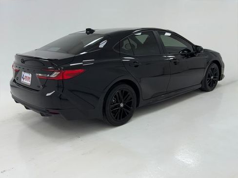 Used 2025 Toyota Camry SE w/ Convenience Package AWD/4WD image 41