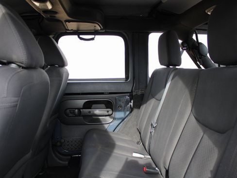 Used 2016 Jeep Wrangler Unlimited Sport image 17