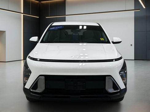 Certified 2025 Hyundai Kona SE FWD image 10