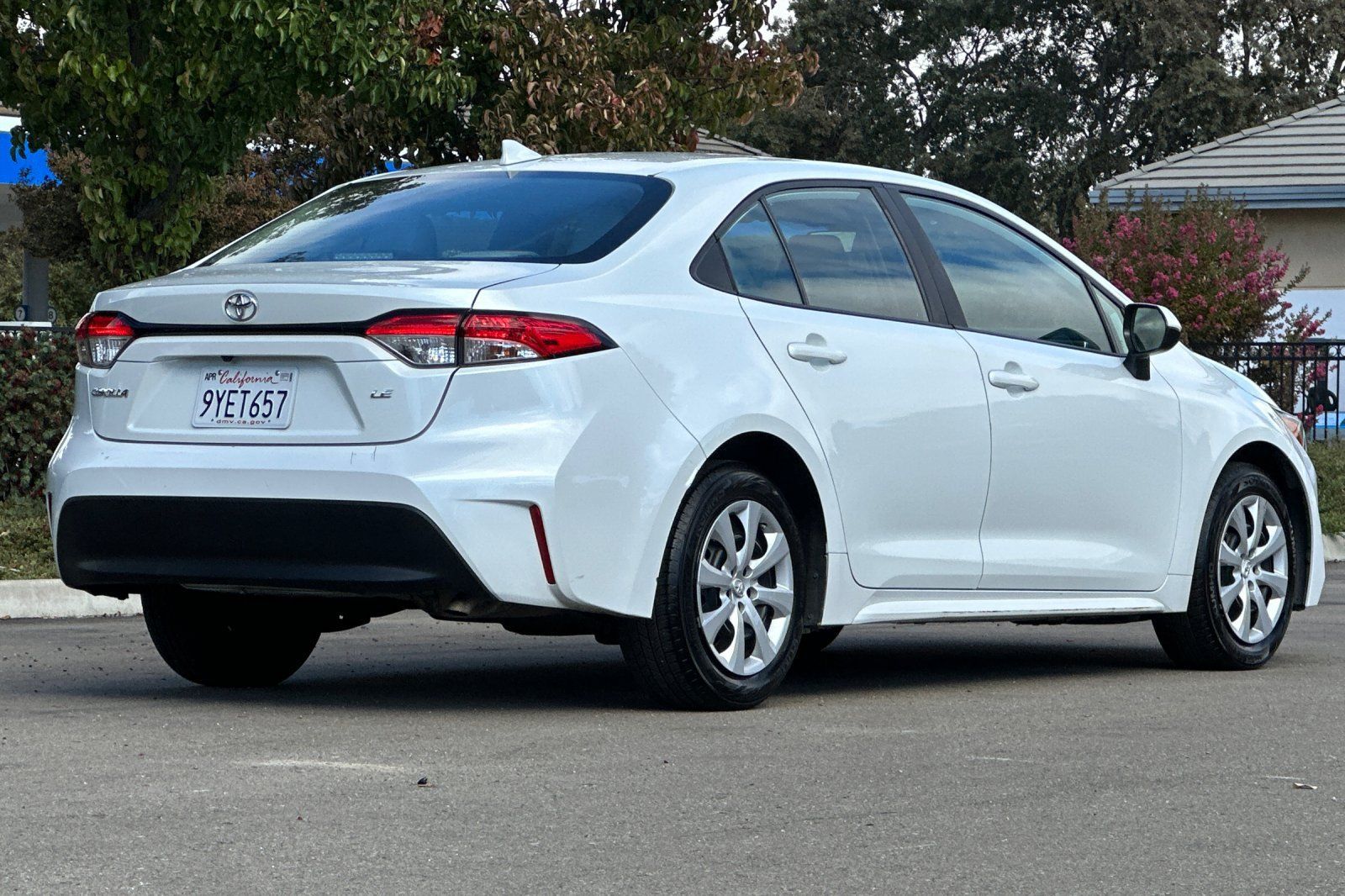 Used 2024 Toyota Corolla LE FWD image 4