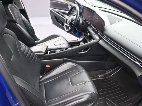Certified 2022 Hyundai Elantra Limited image 30