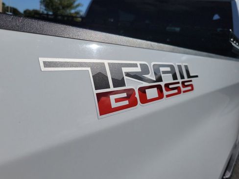 Used 2019 Chevrolet Silverado 1500 Custom Trail Boss w/ Custom Convenience Package image 8