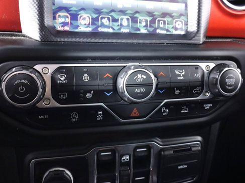 Used 2020 Jeep Gladiator Rubicon image 22