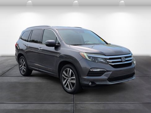 Used 2017 Honda Pilot Elite image 2