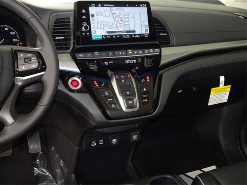 New 2026 Honda Odyssey Touring image 10