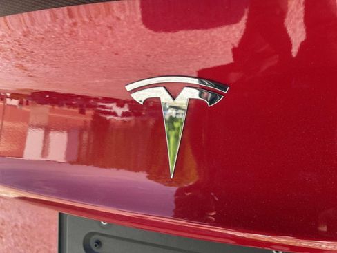 Used 2022 Tesla Model 3 Performance image 11