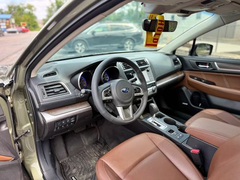 Used 2017 Subaru Outback 3.6R Touring w/ Popular Package #5A AWD/4WD image 13