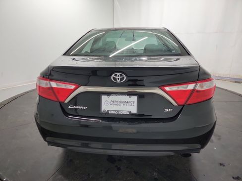 Used 2017 Toyota Camry SE image 8