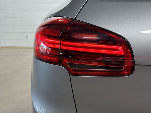 Certified 2016 Porsche Cayenne S AWD/4WD image 11
