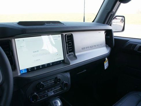 New 2026 Ford Bronco Outer Banks image 21