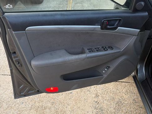 Used 2010 Hyundai Sonata GLS FWD image 3