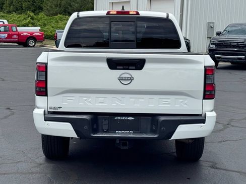 Used 2022 Nissan Frontier SV AWD/4WD image 18