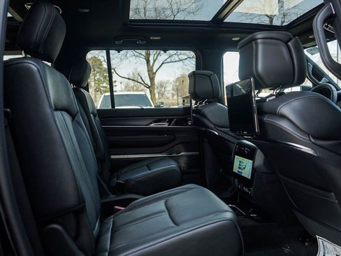 New 2026 Jeep Grand Wagoneer L Summit AWD/4WD image 13