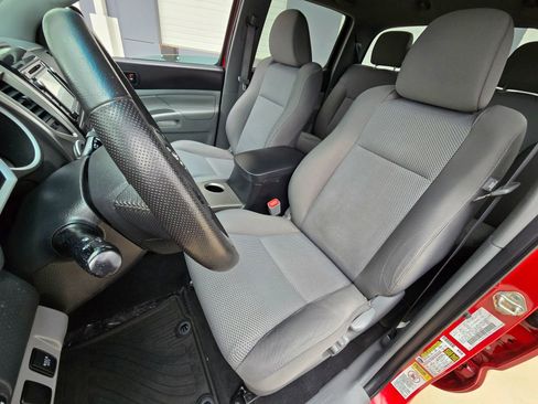 Used 2015 Toyota Tacoma 4x4 Double Cab w/ TRD Sport Package image 13