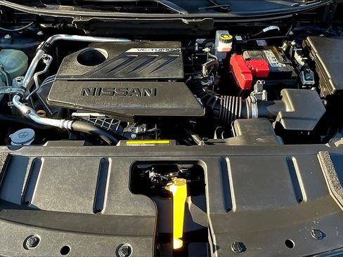 Used 2023 Nissan Rogue S image 9
