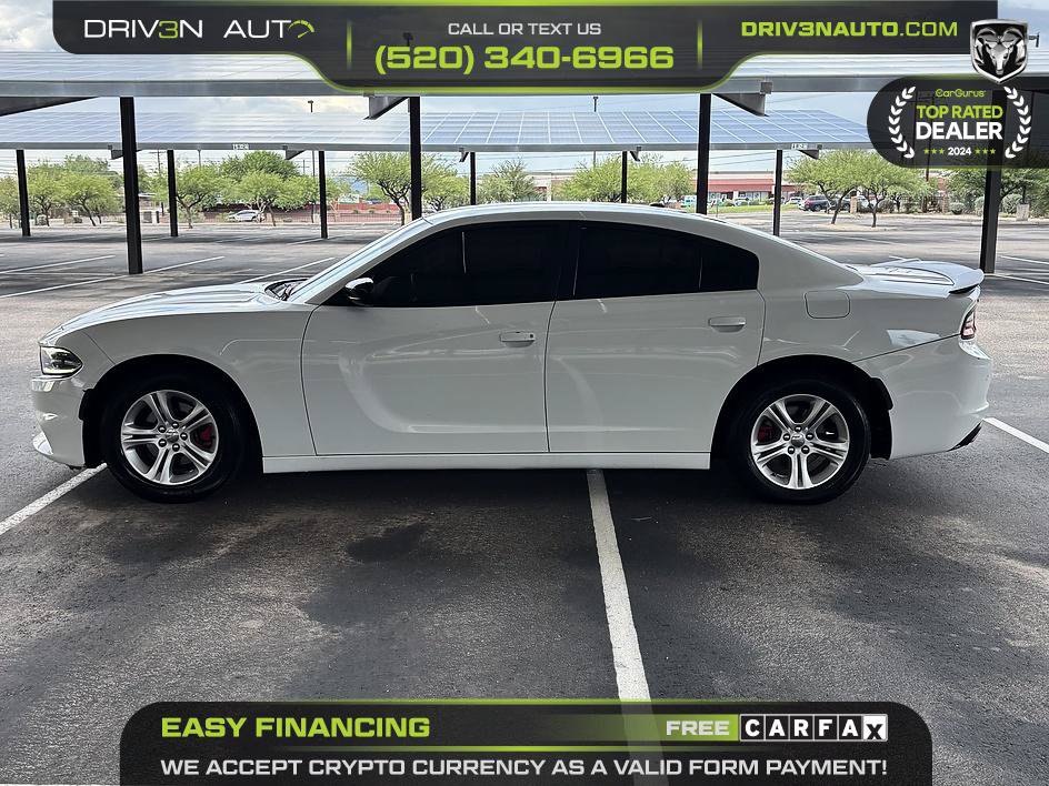 Used 2017 Dodge Charger SE w/ Blacktop Package RWD image 4