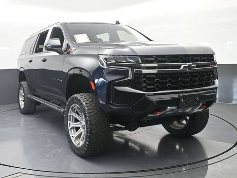 Used 2022 Chevrolet Suburban Z71 w/ Luxury Package AWD/4WD image 9