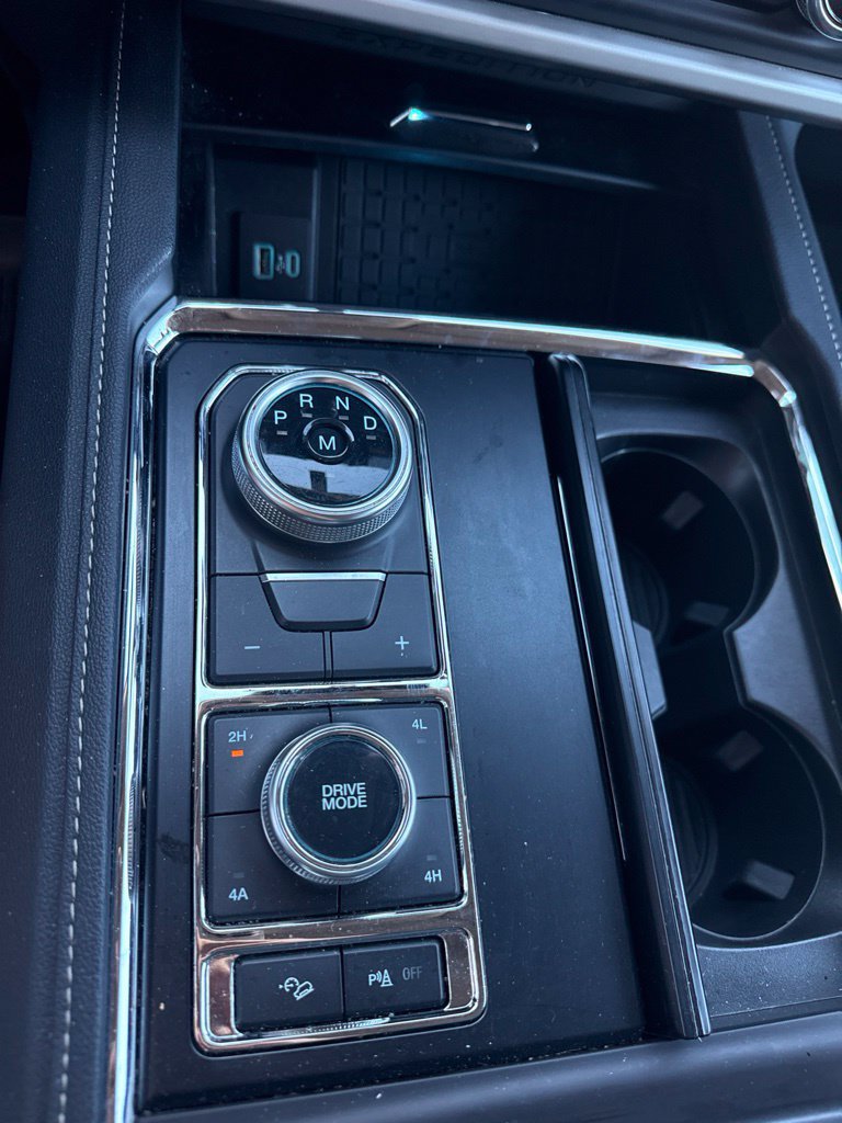 Used 2023 Ford Expedition XLT AWD/4WD image 18