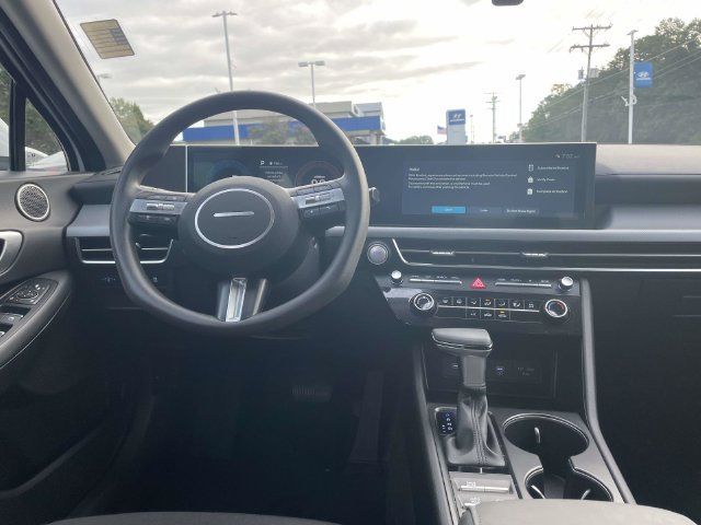 Certified 2025 Hyundai Sonata SE FWD image 14