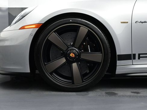 Certified 2026 Porsche 911 Carrera GTS RWD image 6
