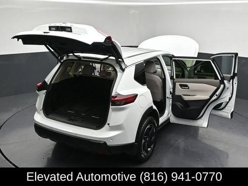 Used 2024 Nissan Rogue SV AWD/4WD image 36