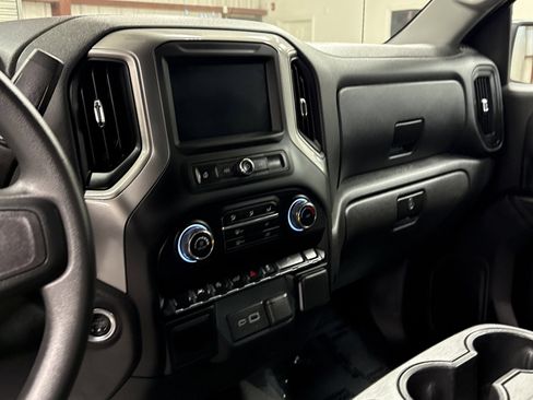 Used 2024 Chevrolet Silverado 1500 Custom Trail Boss w/ LPO, Dark Essentials Package image 9