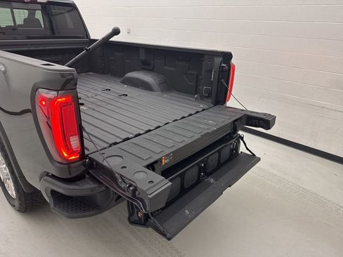 Used 2020 GMC Sierra 3500 Denali w/ Denali Ultimate Package image 18