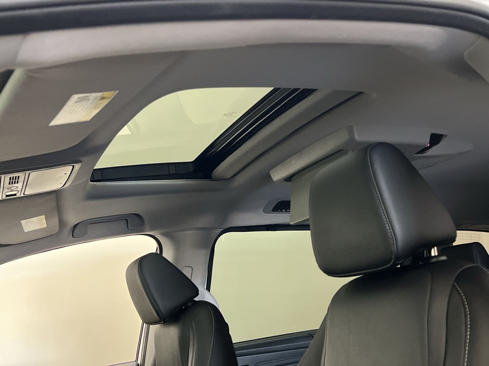 Used 2023 Honda Odyssey Touring image 23
