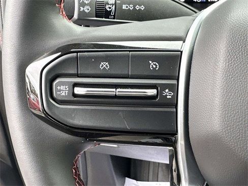 Used 2025 Chevrolet Colorado Z71 w/ Technology Package image 22