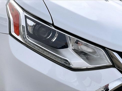 Used 2019 Chevrolet Traverse LS image 29