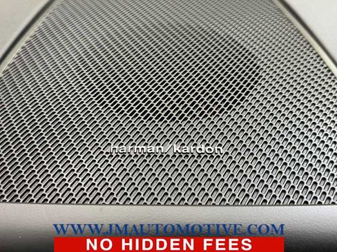 Used 2019 Volvo XC60 T5 Momentum w/ Multimedia Package image 36