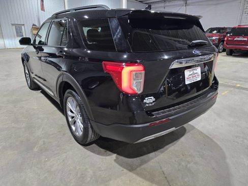 Used 2020 Ford Explorer XLT w/ Equipment Group 202A AWD/4WD image 8