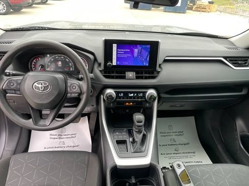 Used 2025 Toyota RAV4 XLE FWD image 23