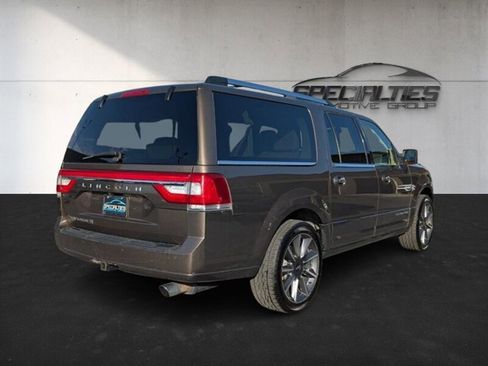 Used 2017 Lincoln Navigator L Reserve image 9