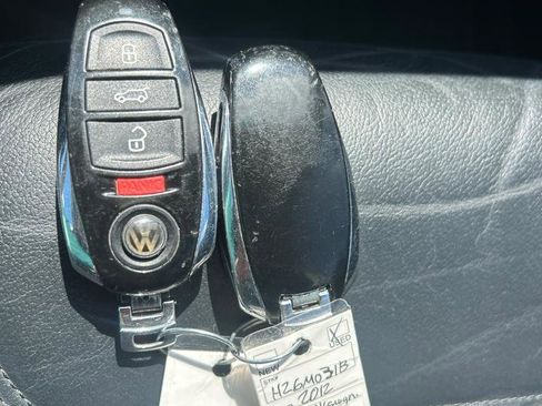 Used 2012 Volkswagen Touareg Executive AWD/4WD image 27
