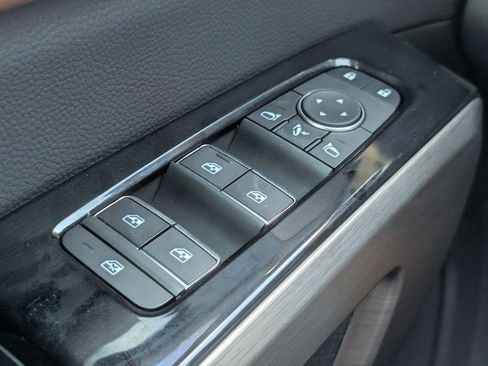 Used 2025 Nissan Pathfinder Platinum w/ Cargo Package FWD image 22
