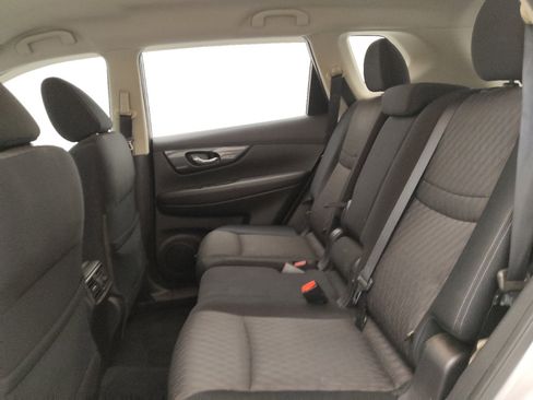 Used 2017 Nissan Rogue S AWD/4WD image 18