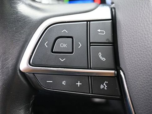 Used 2021 Toyota Highlander XLE image 17