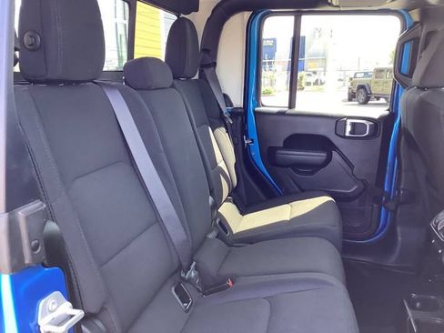 Used 2022 Jeep Gladiator Sport AWD/4WD image 37