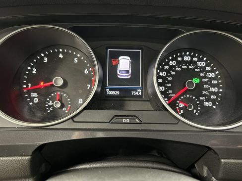 Used 2020 Volkswagen Tiguan SE w/ Panoramic Sunroof Package AWD/4WD image 13