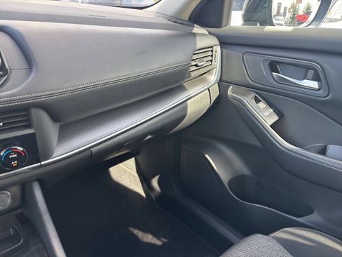 Used 2025 Nissan Rogue SV FWD image 37