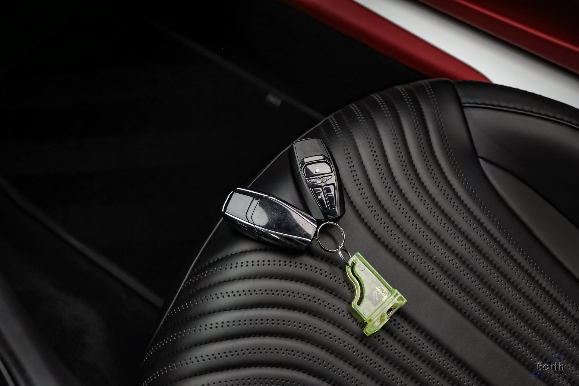 Used 2021 Aston Martin DB11 Coupe RWD image 90
