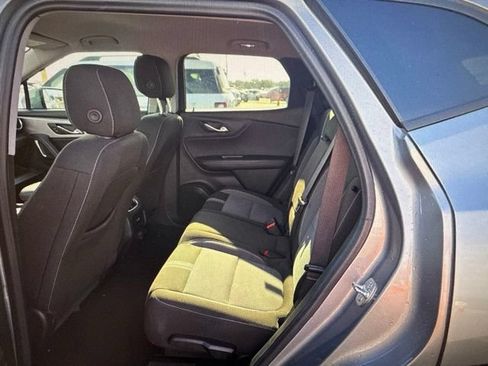 Used 2025 Chevrolet Blazer LT FWD image 12