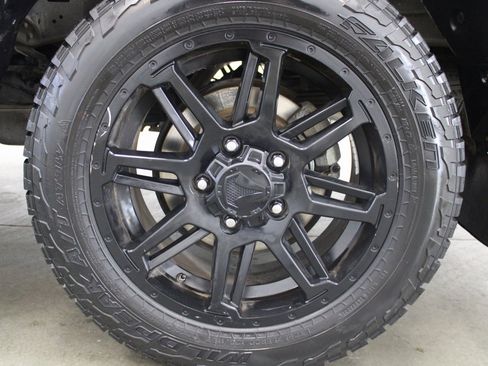 Used 2018 Toyota Tundra SR5 w/ SR5 Upgrade Package image 8