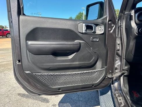 Used 2019 Jeep Wrangler Sport S image 10