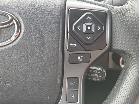 Used 2022 Toyota Tacoma TRD Sport w/ Technology Package RWD image 10