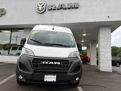 Used 2025 RAM ProMaster 2500 w/ Convenience Group FWD image 2