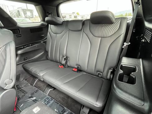 Used 2025 Hyundai Palisade Calligraphy image 23