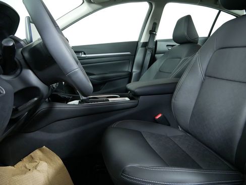 New 2025 Nissan Altima 2.5 SL image 16